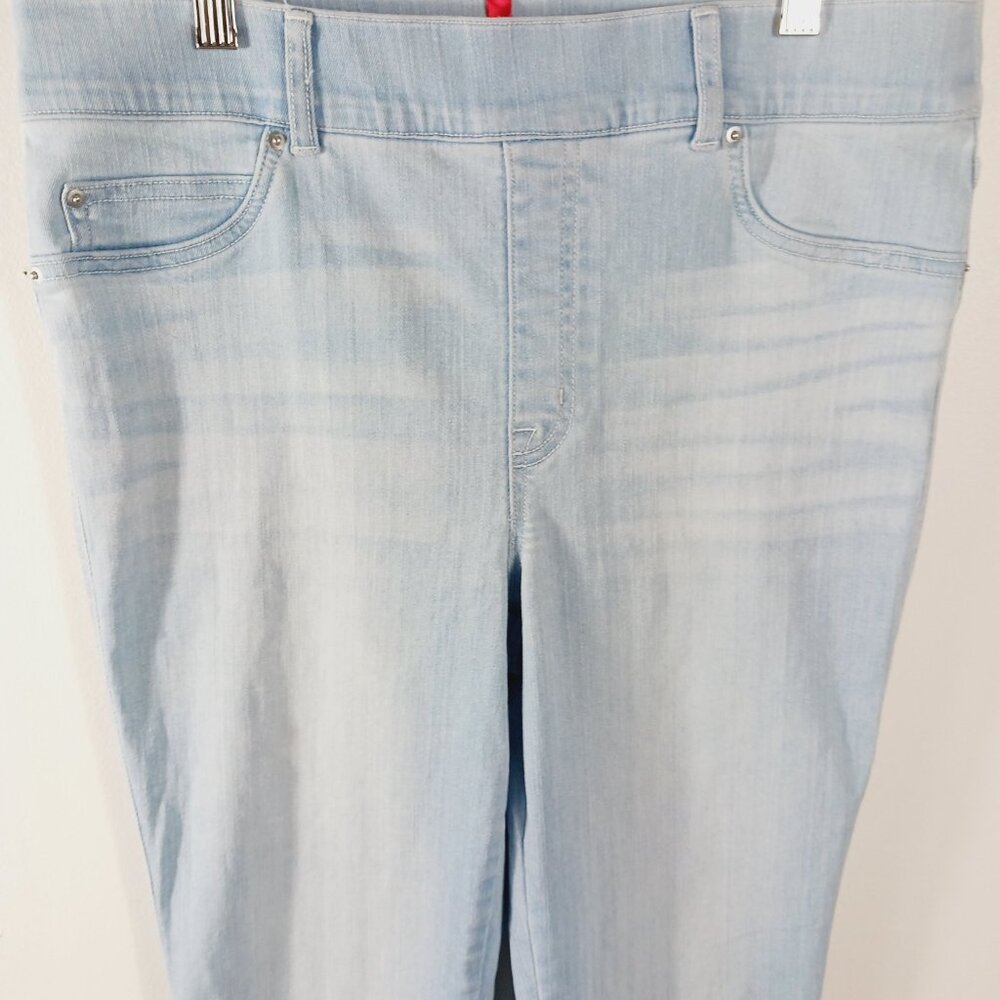 Spanx, Light Wash, High Rise, Flare Leg, Pull On, Sculpting Jean, Size Large - Picture 4 of 16